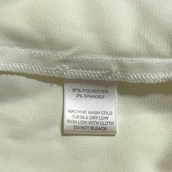 Short Sleeve Cut Out Cream Blouse - Size Medium - Picture 4 of 5